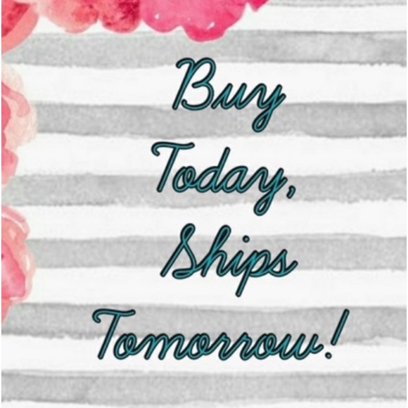 Heart Shaped Red & Gold Linear Earrings Asymmetrical Statement Valentinecore - Picture 5 of 5